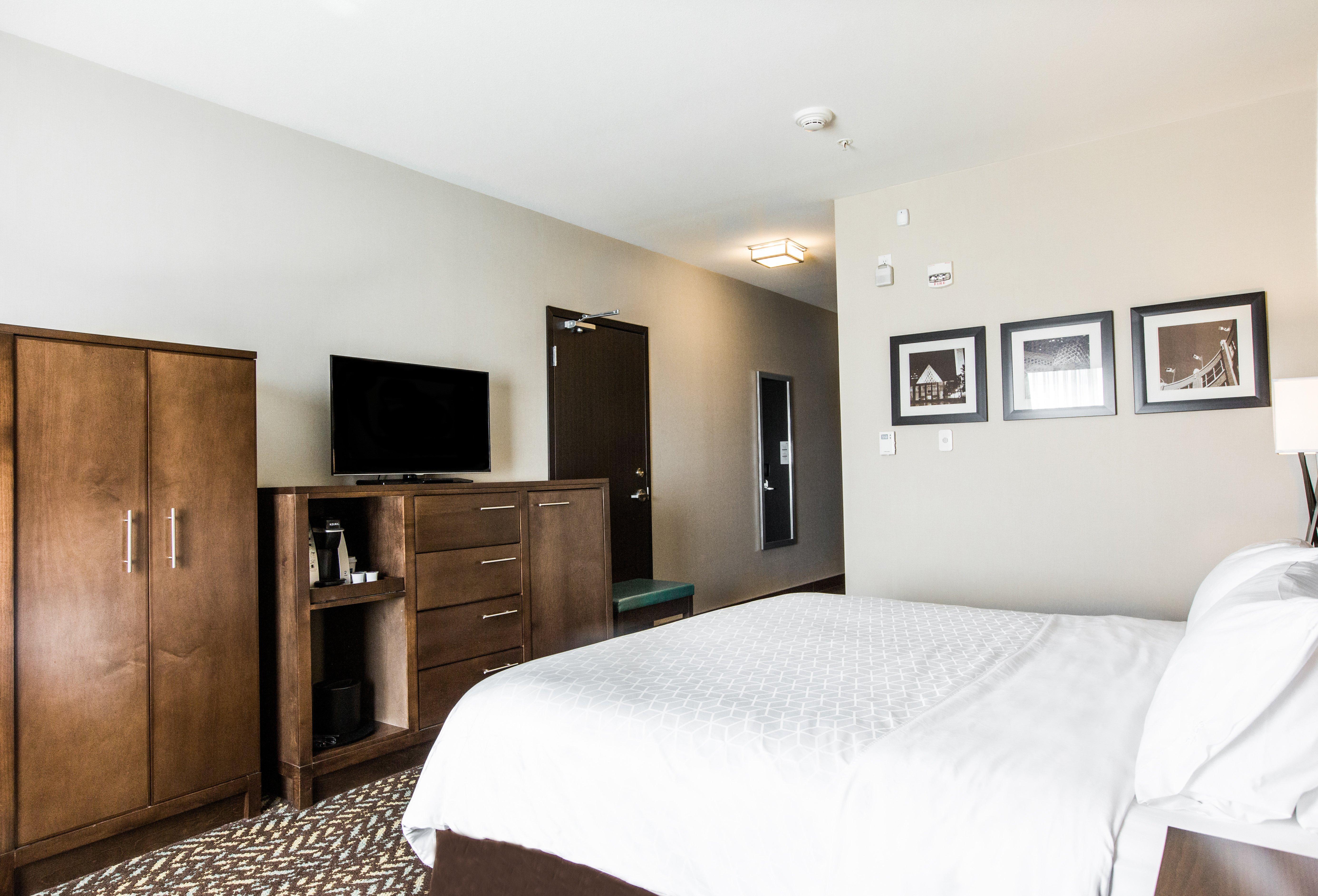 Express & - Stony Plain By Ihg 3*