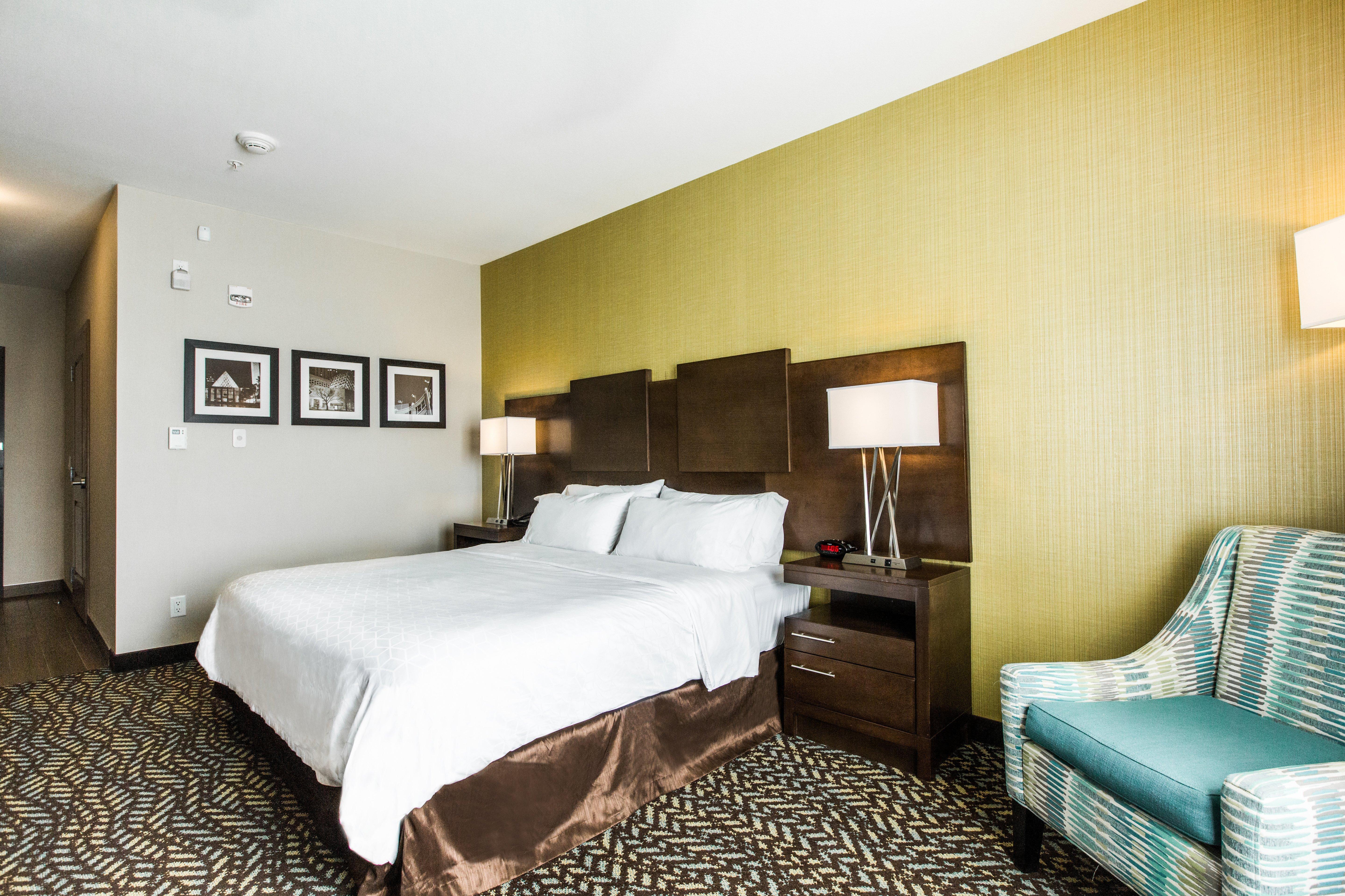 Express & - Stony Plain By Ihg Hotel