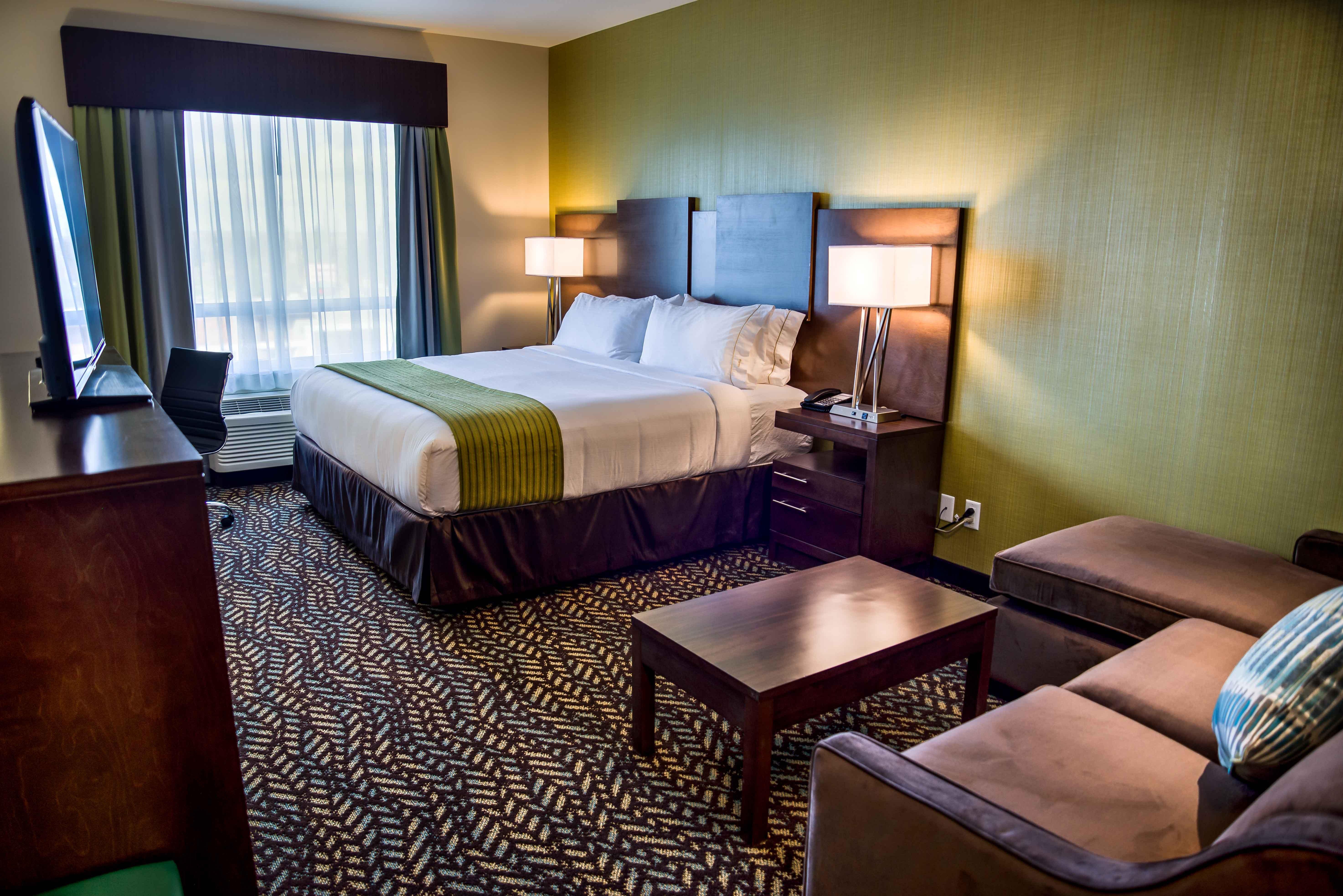 Express & - Stony Plain By Ihg Hotel