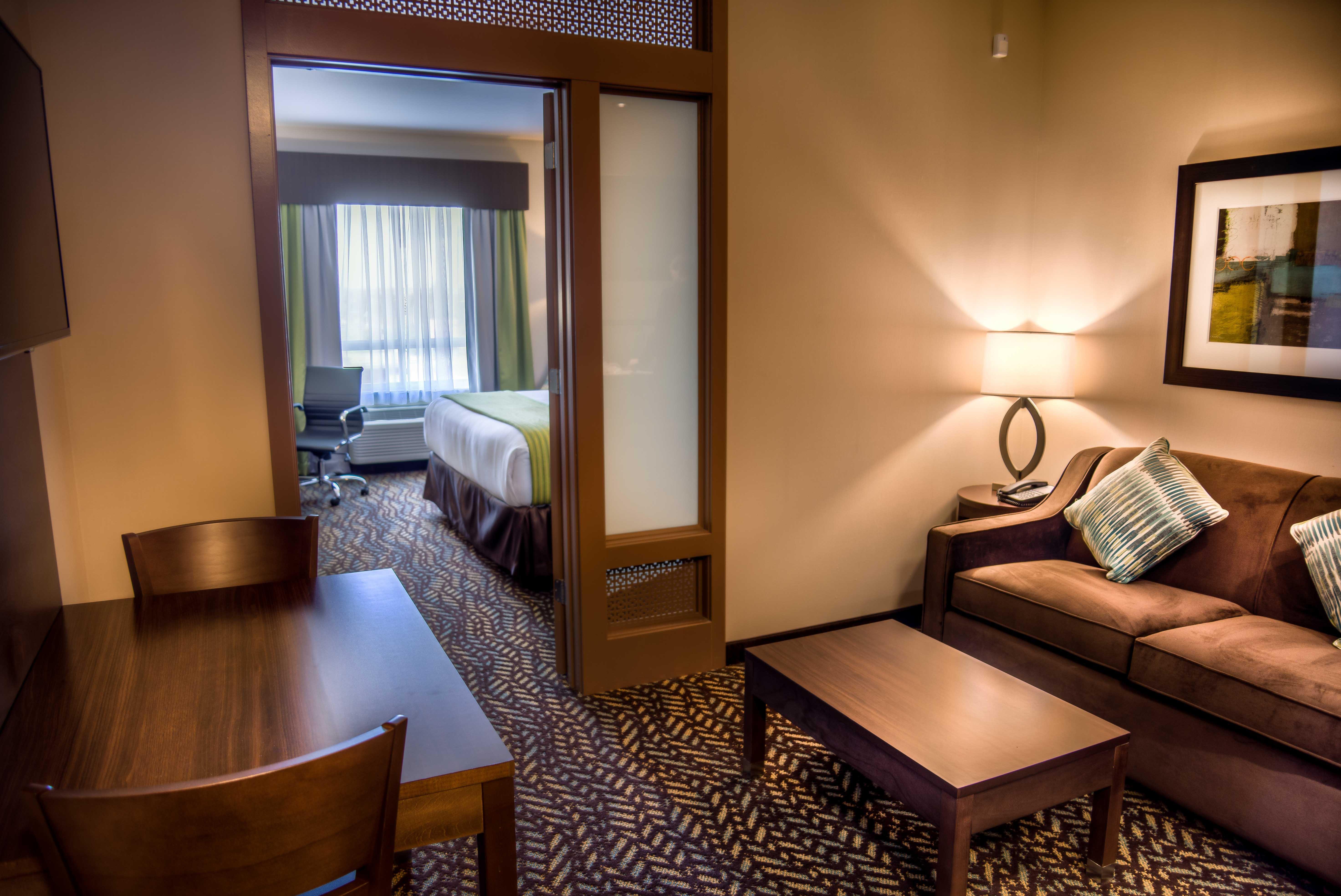 Express & - Stony Plain By Ihg 3*