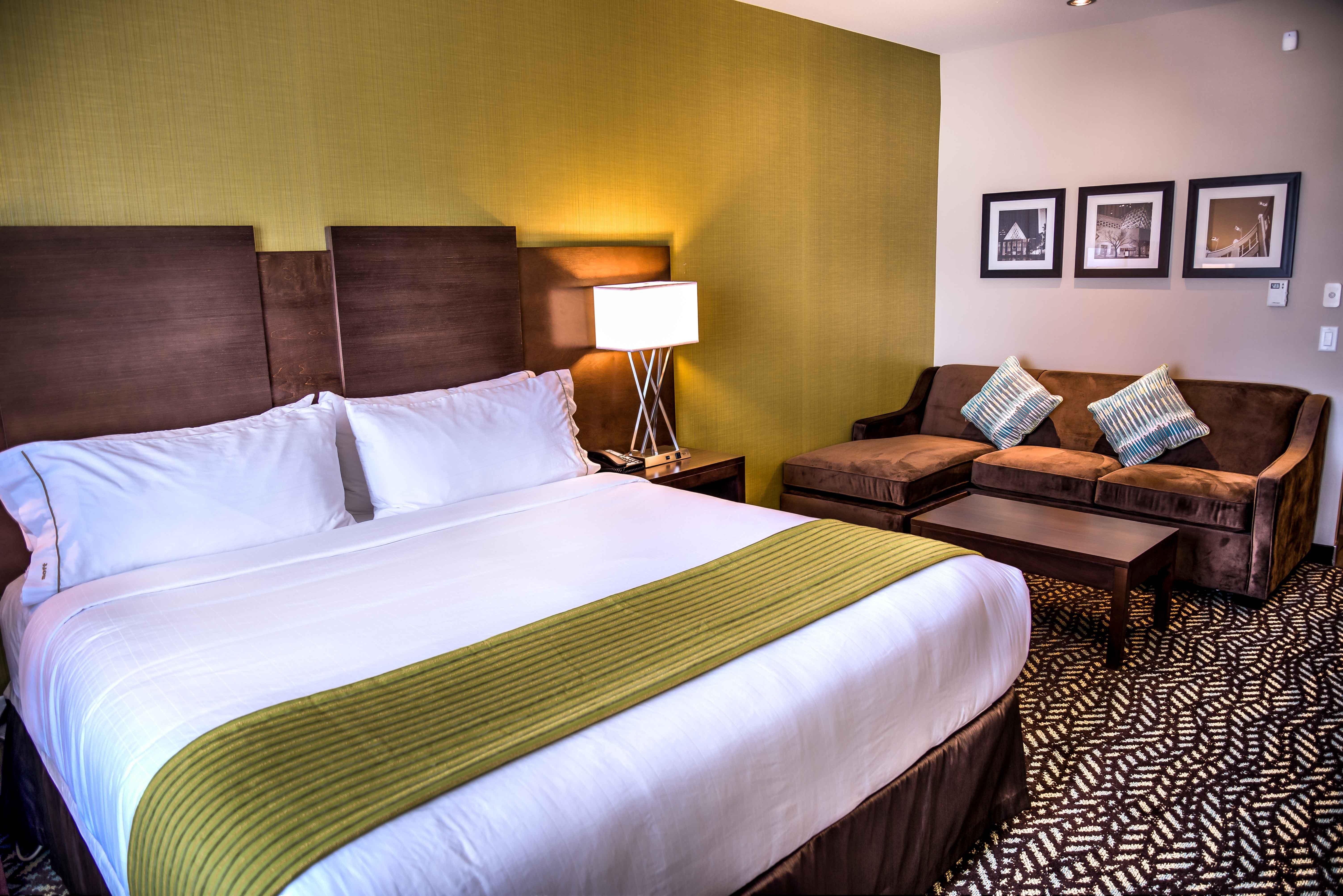 Express & - Stony Plain By Ihg 3* Spruce Grove