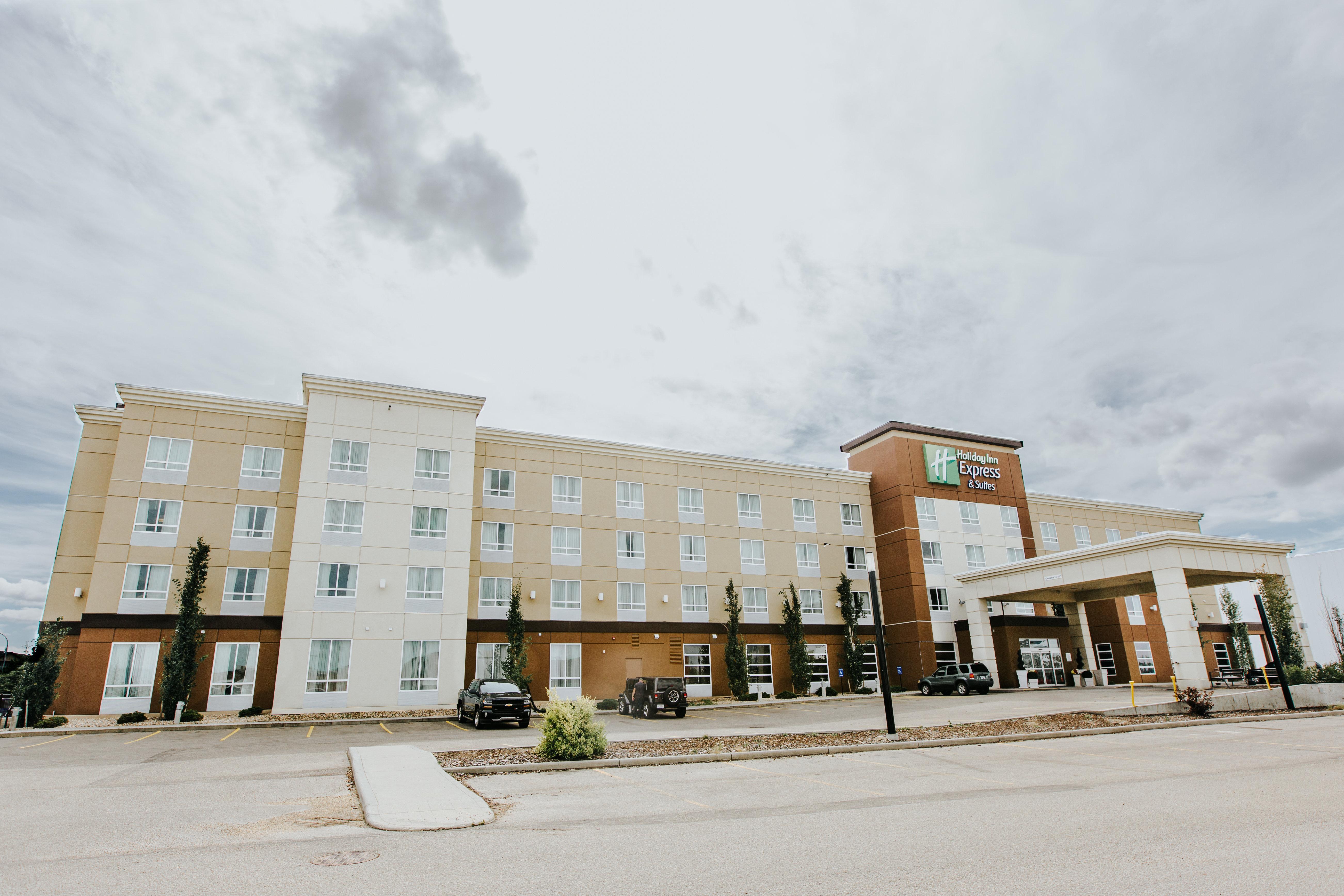 Hotel Express & - Stony Plain By Ihg 3*